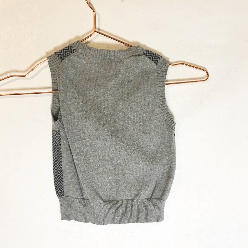 Baby gap chevron sweater vest 12-18 month - Picture 2 of 3